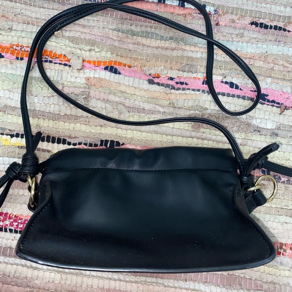 Triangle shape purse